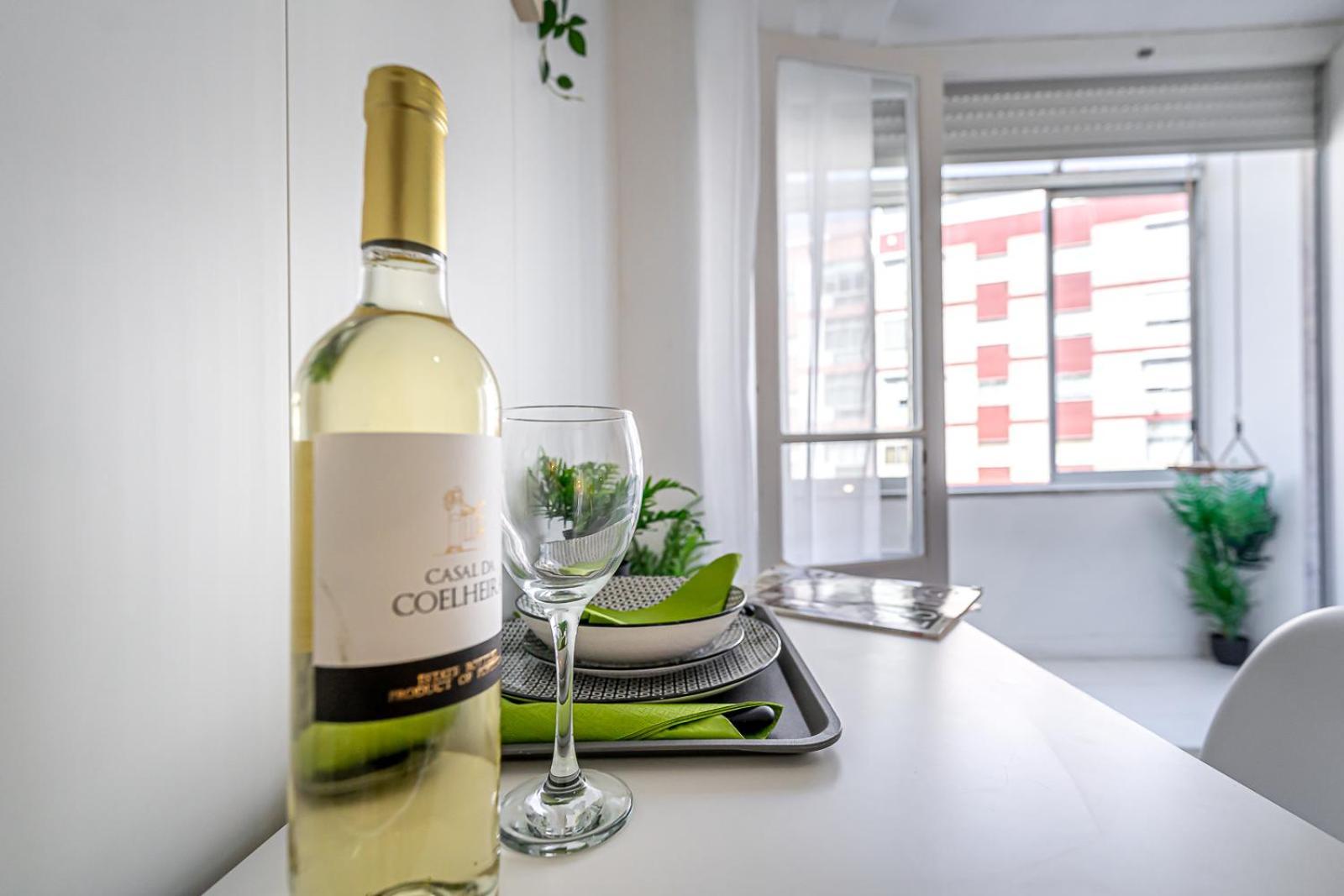 Santos Mattos Guesthouse & Apartments By Lisbon With Sintra อามาโดรา ภายนอก รูปภาพ
